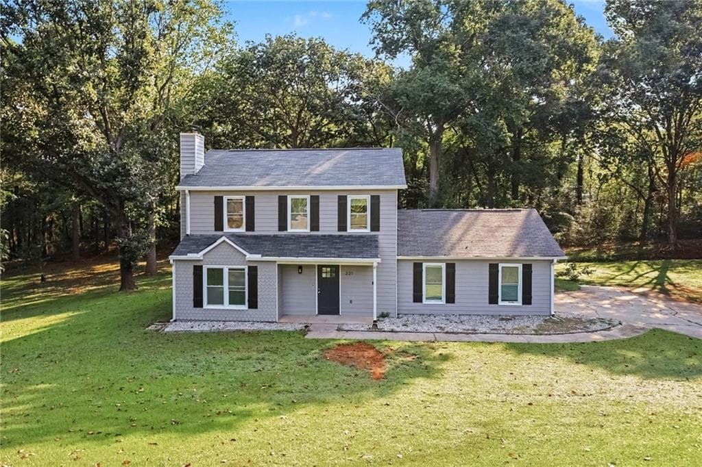 3 bedroom, 3 bathroom, 1,858 sq ft single family residence for sale at 221 Lariat Lane, Ellenwood, GA 30294