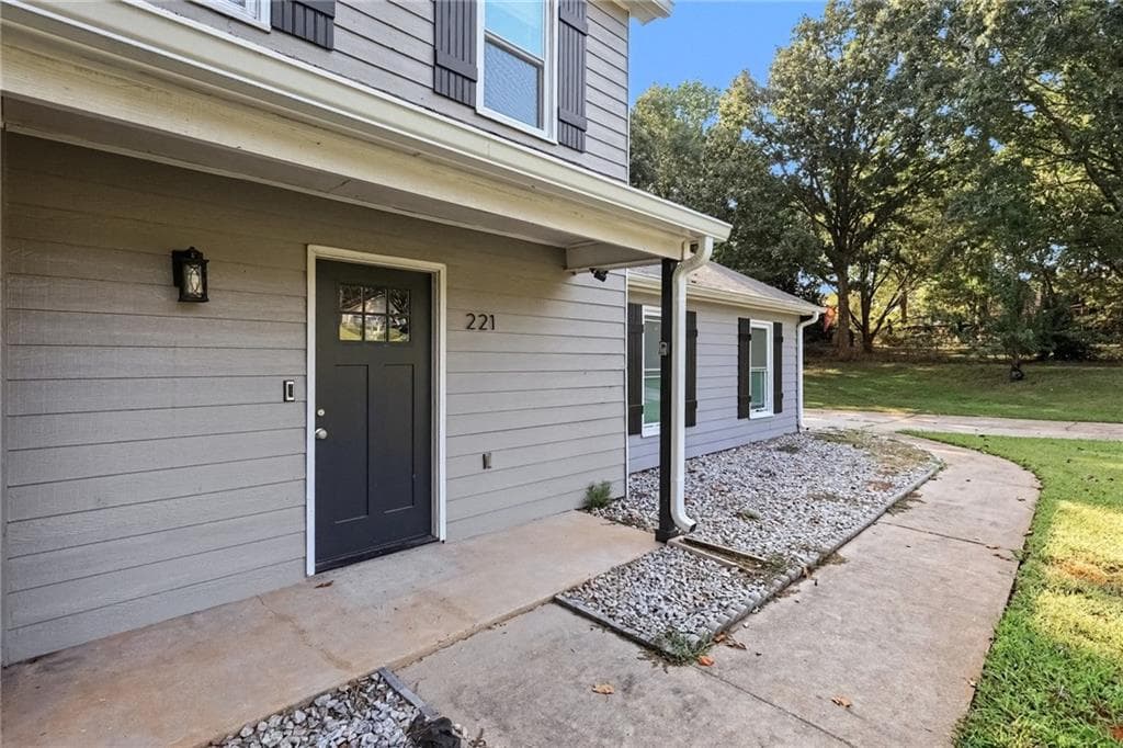 3 bedroom, 3 bathroom, 1,858 sq ft single family residence for sale at 221 Lariat Lane, Ellenwood, GA 30294 — photo 8