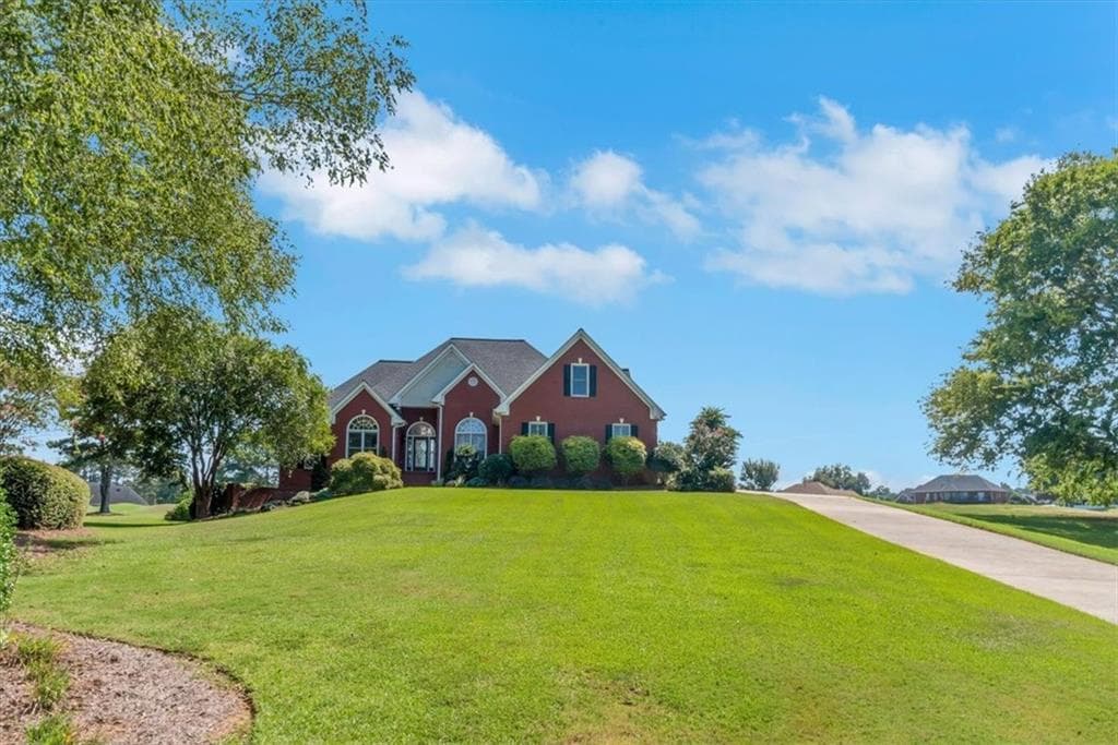 5 bedroom, 5 bathroom, 3,718 sq ft single family residence for sale at 1114 Edward Drive, Mcdonough, GA 30252 — photo 2