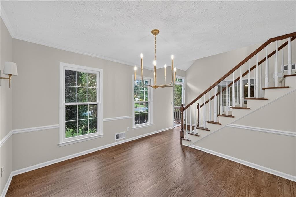 3 bedroom, 2 bathroom, 1,775 sq ft single family residence under contract at 2750 Holly Ridge Circle, Marietta, GA 30062 — photo 2