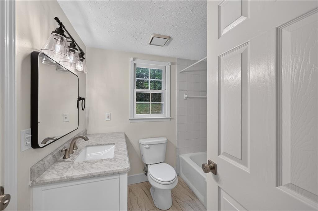 3 bedroom, 2 bathroom, 1,775 sq ft single family residence under contract at 2750 Holly Ridge Circle, Marietta, GA 30062 — photo 9