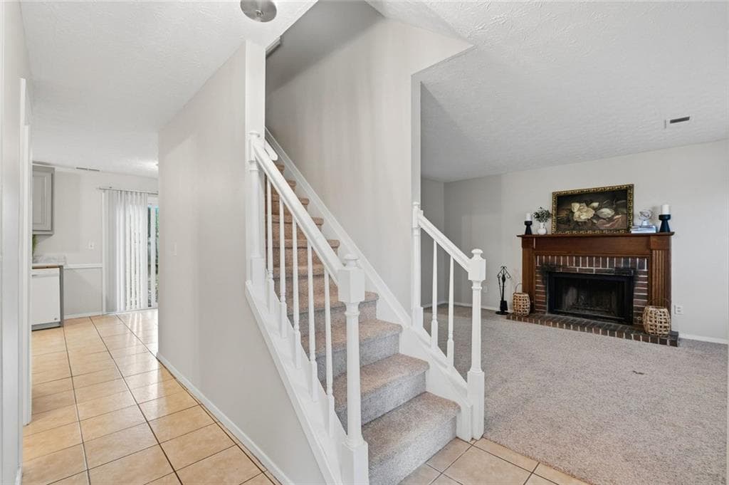 3 bedroom, 3 bathroom, 1,876 sq ft single family residence for sale at 4701 Valley Ridge Drive, Duluth, GA 30096 — photo 4