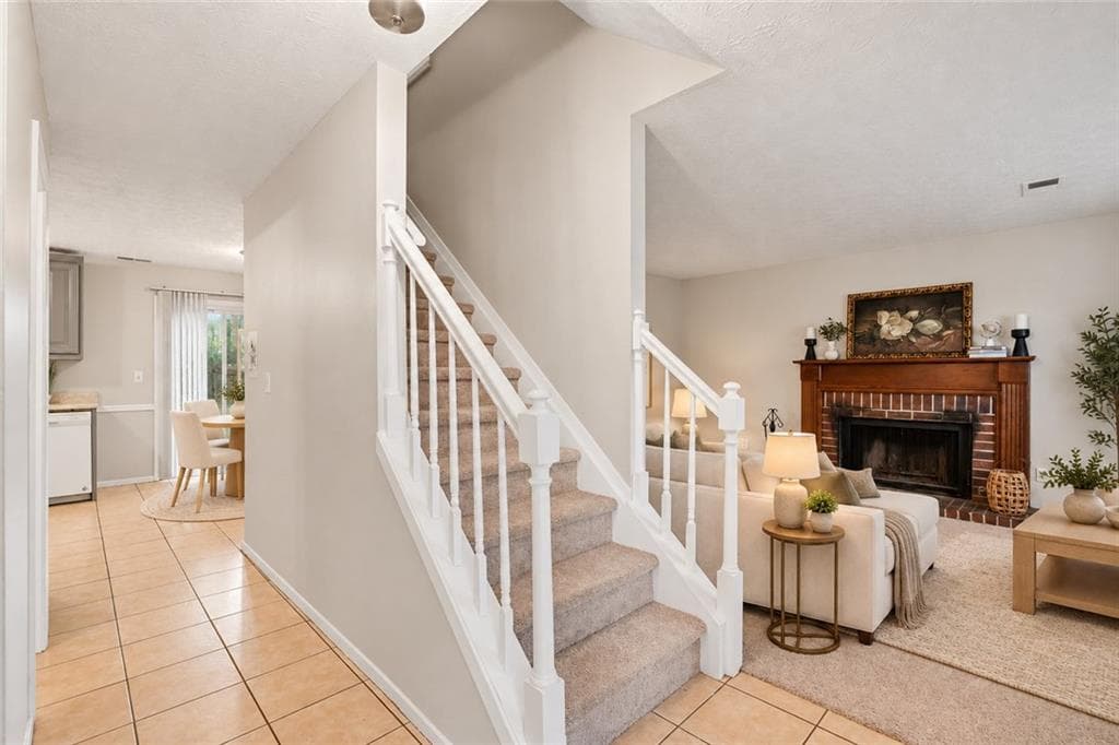 3 bedroom, 3 bathroom, 1,876 sq ft single family residence for sale at 4701 Valley Ridge Drive, Duluth, GA 30096 — photo 5