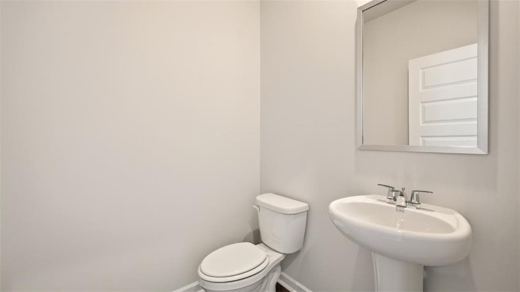 4 bedroom, 3 bathroom, 2,338 sq ft single family residence for sale at 960 Bergamot Way, Locust Grove, GA 30248 — photo 5
