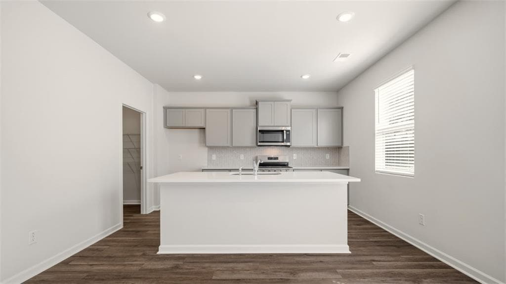 4 bedroom, 3 bathroom, 2,338 sq ft single family residence for sale at 960 Bergamot Way, Locust Grove, GA 30248 — photo 7