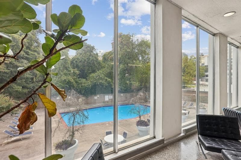 1 bedroom, 1 bathroom, 631 sq ft condominium for sale at 215 Piedmont Avenue 1804, Atlanta, GA 30308 — photo 6