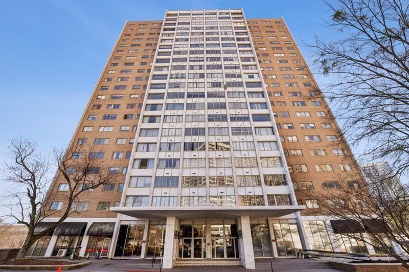 1 bedroom, 1 bathroom, 631 sq ft condominium for sale at 215 Piedmont Avenue 1804, Atlanta, GA 30308 — photo 7