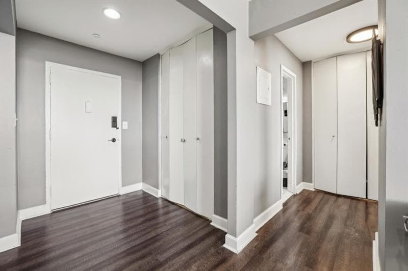 1 bedroom, 1 bathroom, 631 sq ft condominium for sale at 215 Piedmont Avenue 1804, Atlanta, GA 30308 — photo 8