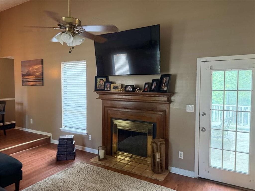 3 bedroom, 2 bathroom, 1,204 sq ft single family residence for sale at 909 Forest Pointe Way, Jonesboro, GA 30238 — photo 4