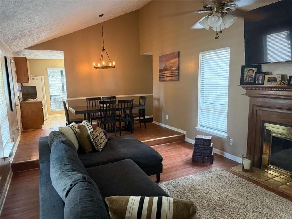 3 bedroom, 2 bathroom, 1,204 sq ft single family residence for sale at 909 Forest Pointe Way, Jonesboro, GA 30238 — photo 5