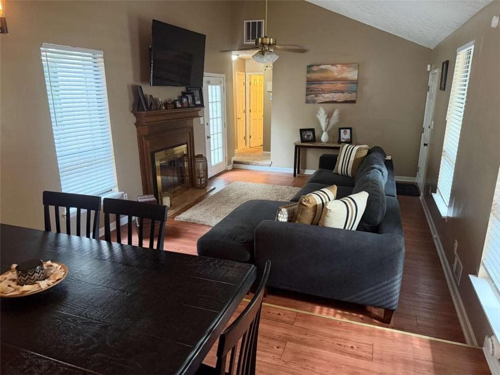3 bedroom, 2 bathroom, 1,204 sq ft single family residence for sale at 909 Forest Pointe Way, Jonesboro, GA 30238 — photo 6