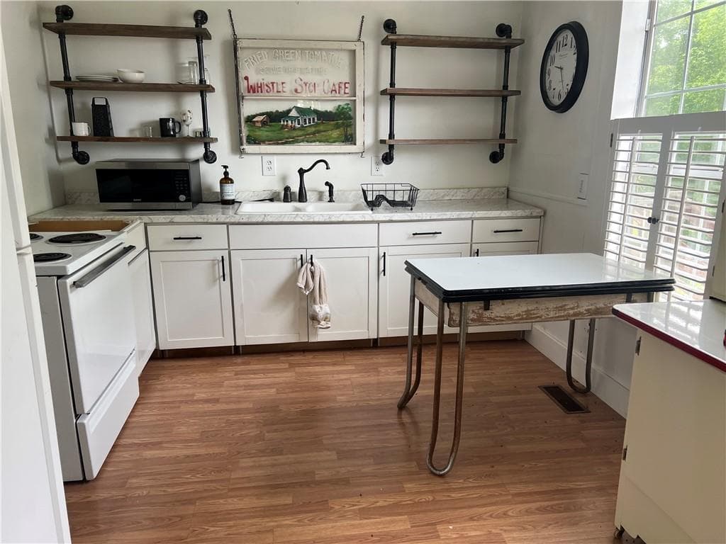 2 bedroom, 1 bathroom, 1,164 sq ft single family residence for sale at 142 Jh Aldridge Drive, Juliette, GA 31046 — photo 9