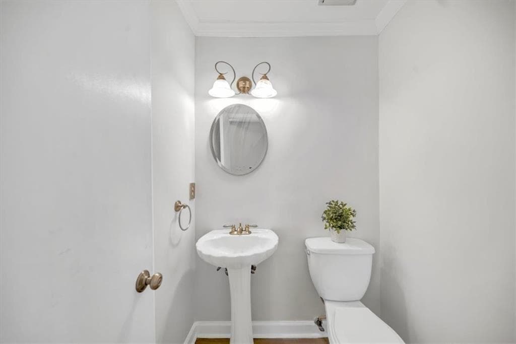 3 bedroom, 3 bathroom, 1,470 sq ft townhouse for sale at 7750 Roswell Road 9F, Sandy Springs, GA 30350 — photo 5