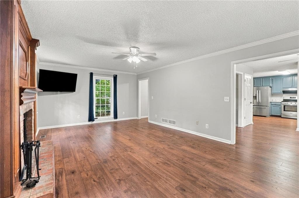 3 bedroom, 3 bathroom, 1,758 sq ft single family residence for sale at 3095 Chelsea Lane, Acworth, GA 30102 — photo 8