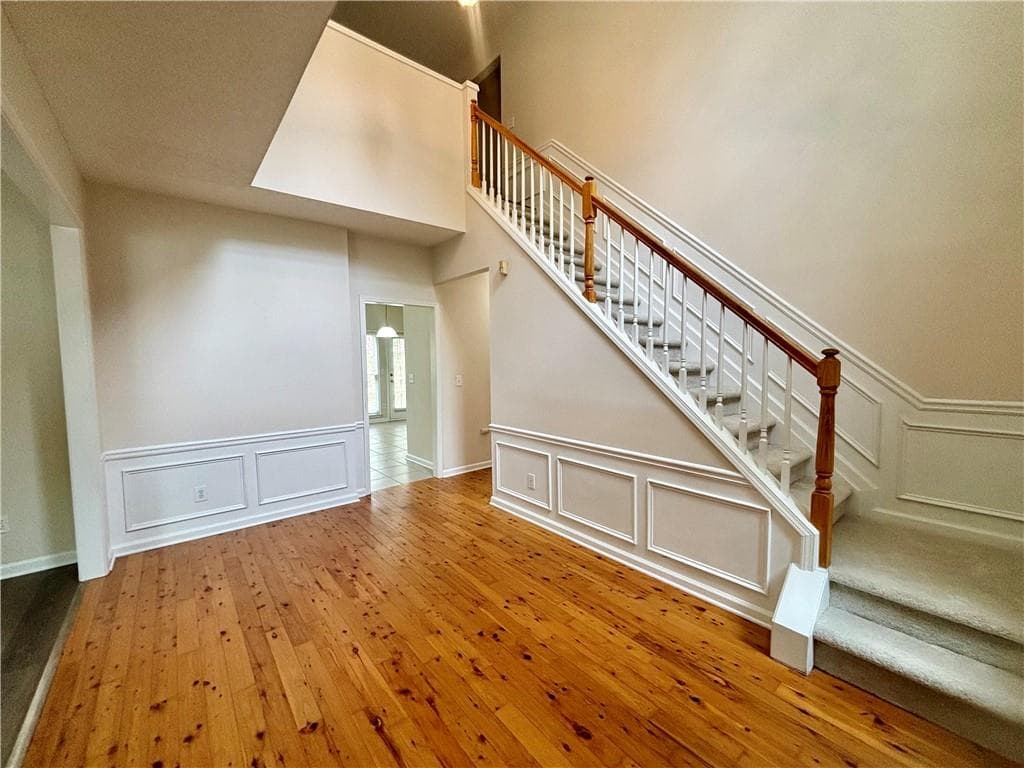 4 bedroom, 3 bathroom, 2,135 sq ft single family residence for rent at 10920 Glenbarr Drive, Johns Creek, GA 30097 for $3,500 a month — photo 2