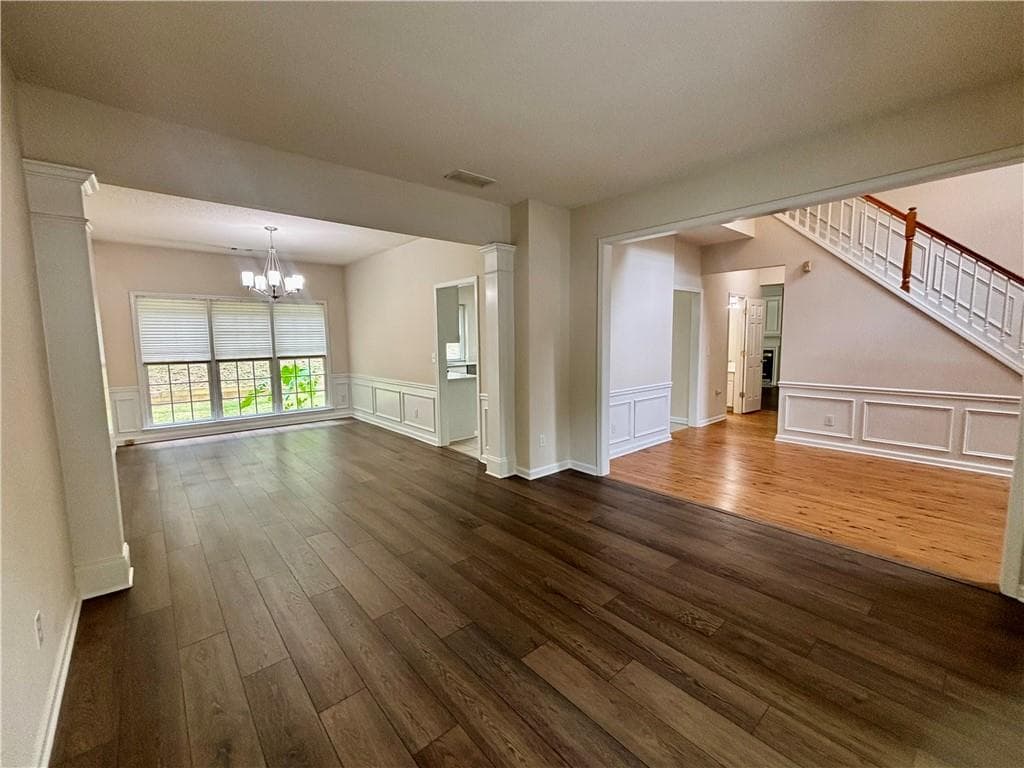 4 bedroom, 3 bathroom, 2,135 sq ft single family residence for rent at 10920 Glenbarr Drive, Johns Creek, GA 30097 for $3,500 a month — photo 3