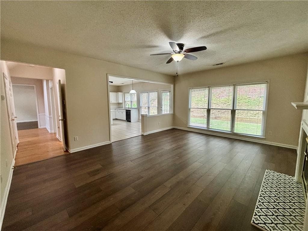 4 bedroom, 3 bathroom, 2,135 sq ft single family residence for rent at 10920 Glenbarr Drive, Johns Creek, GA 30097 for $3,500 a month — photo 5