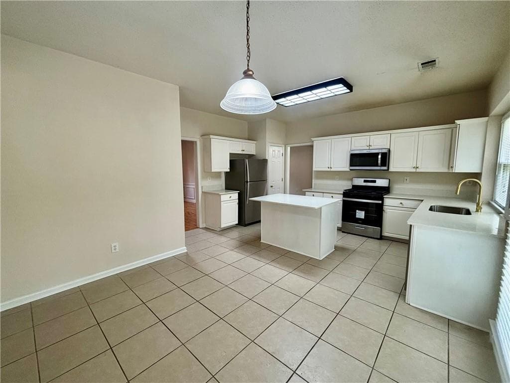 4 bedroom, 3 bathroom, 2,135 sq ft single family residence for rent at 10920 Glenbarr Drive, Johns Creek, GA 30097 for $3,500 a month — photo 10
