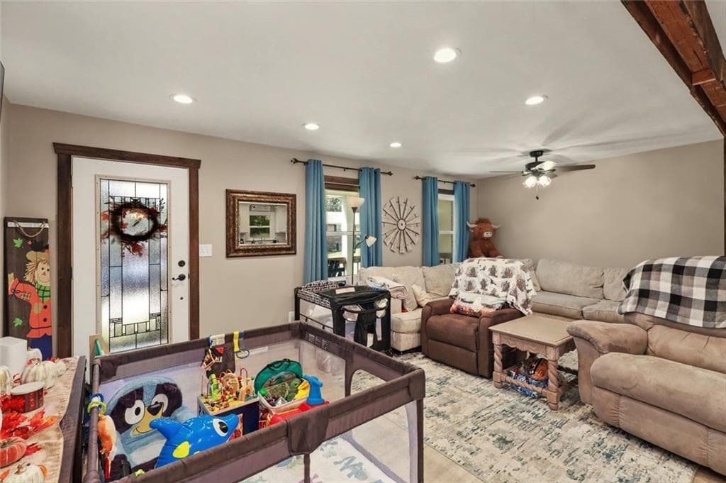 3 bedroom, 2 bathroom, 1,884 sq ft single family residence for sale at 51 Rainwood Circle SE Drive, Silver Creek, GA 30173 — photo 3