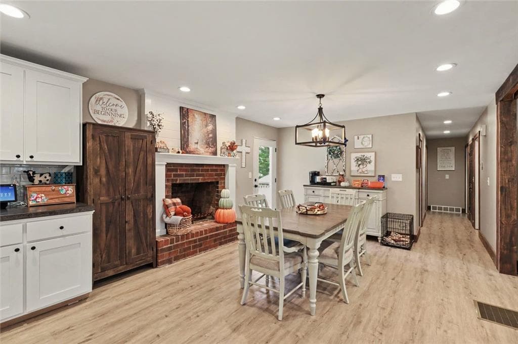 3 bedroom, 2 bathroom, 1,884 sq ft single family residence for sale at 51 Rainwood Circle SE Drive, Silver Creek, GA 30173 — photo 7