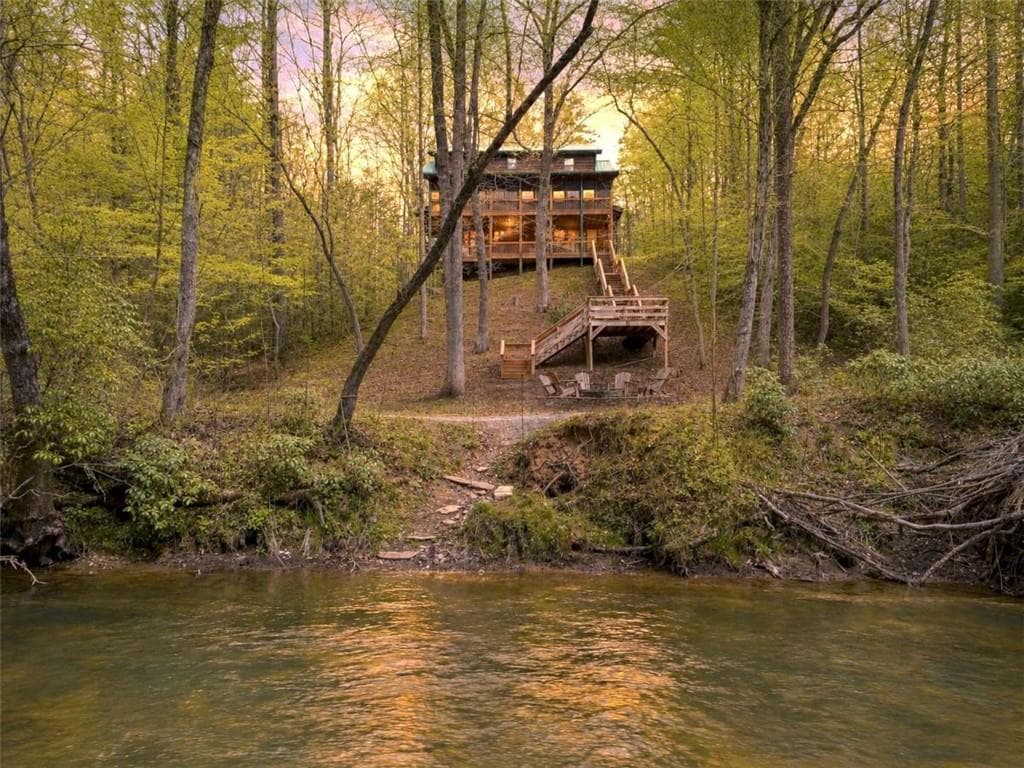 4 bedroom, 4 bathroom, 3,524 sq ft single family residence for sale at 40 Graham Court, Ellijay, GA 30540