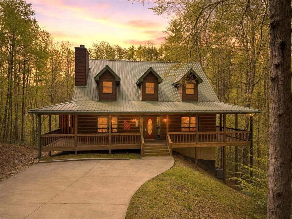 4 bedroom, 4 bathroom, 3,524 sq ft single family residence for sale at 40 Graham Court, Ellijay, GA 30540 — photo 3