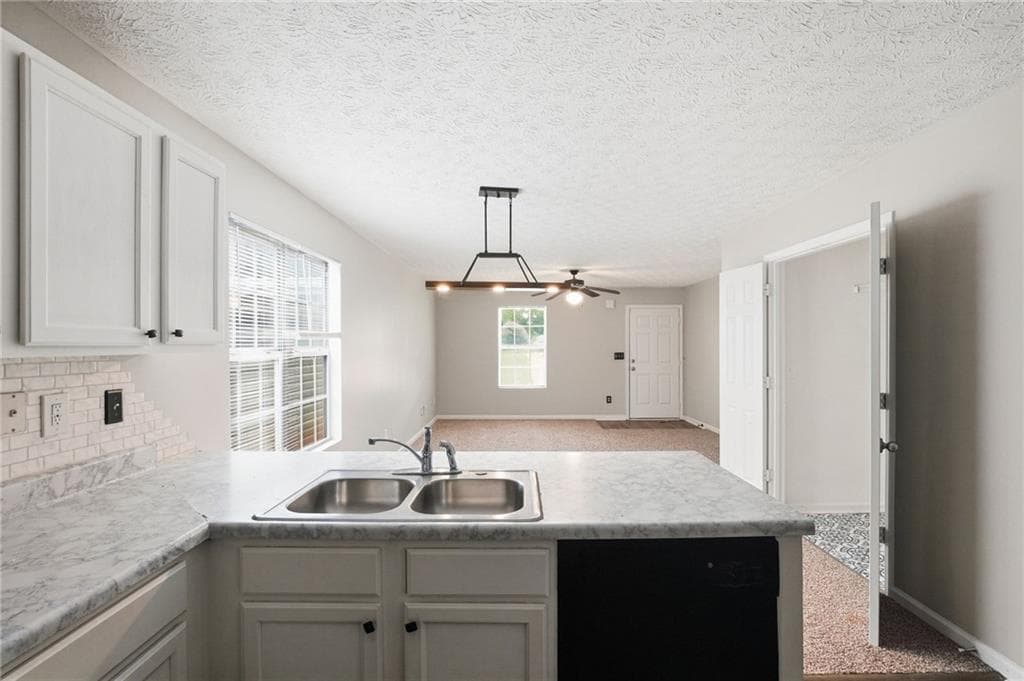 3 bedroom, 2 bathroom, 1,299 sq ft single family residence for sale at 923 Carlton Pointe Terrace, Palmetto, GA 30268 — photo 10