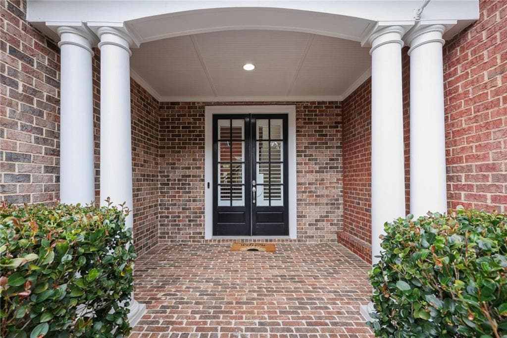 3 bedroom, 3 bathroom, 3,022 sq ft townhouse for sale at 3004 Village Green Circle, Roswell, GA 30075 — photo 3