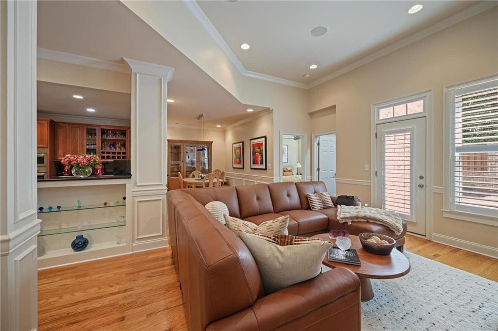 3 bedroom, 3 bathroom, 3,022 sq ft townhouse for sale at 3004 Village Green Circle, Roswell, GA 30075 — photo 9