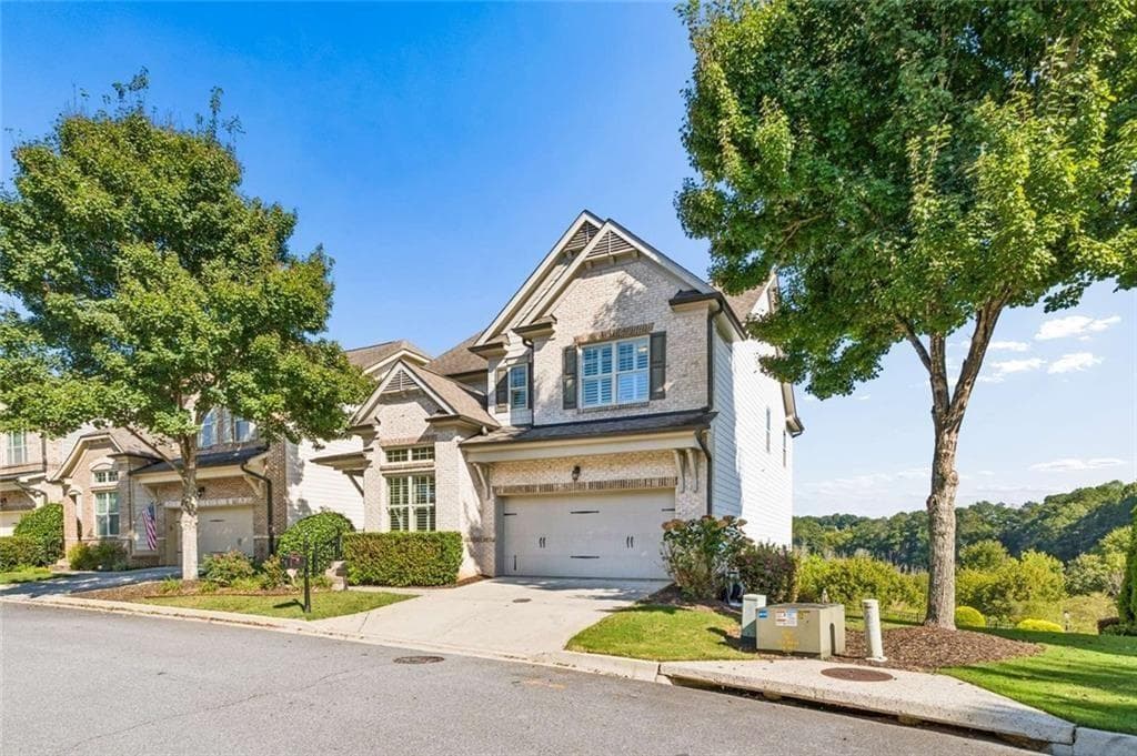 3 bedroom, 4 bathroom, 3,752 sq ft single family residence for sale at 7290 Jamestown, Alpharetta, GA 30005 — photo 2