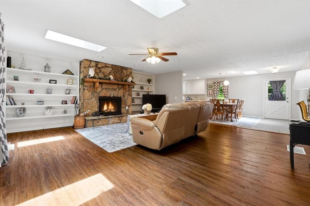 4 bedroom, 3 bathroom, 2,432 sq ft single family residence for sale at 426 Green Ridge Road, Cartersville, GA 30120 — photo 6