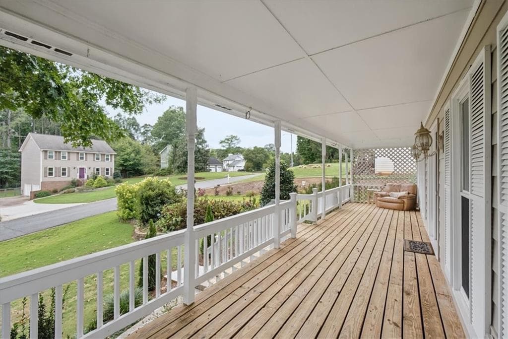 3 bedroom, 3 bathroom, 2,021 sq ft single family residence for sale at 720 Creek Trail, Kennesaw, GA 30144 — photo 7