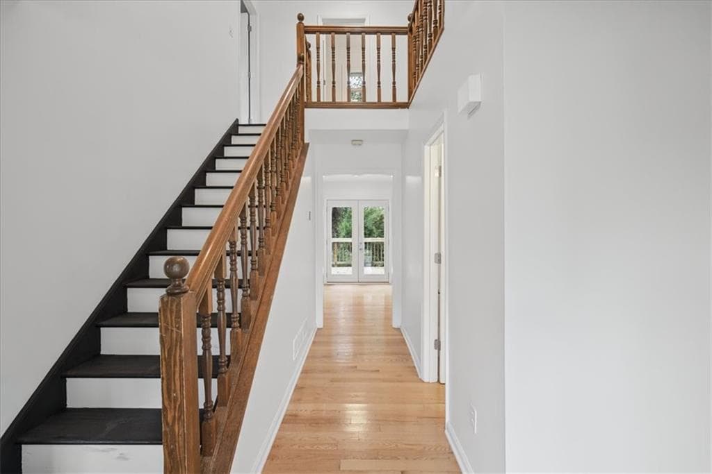 3 bedroom, 3 bathroom, 2,021 sq ft single family residence for sale at 720 Creek Trail, Kennesaw, GA 30144 — photo 9