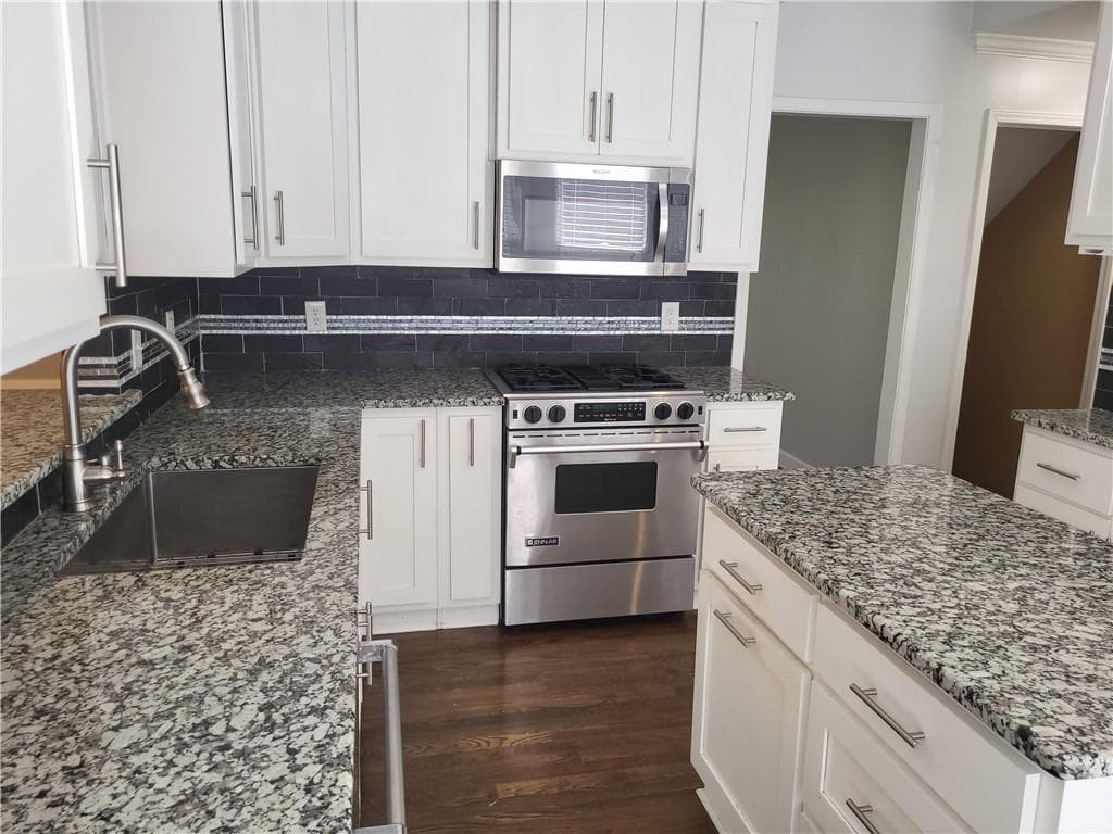 4 bedroom, 4 bathroom, 2,470 sq ft single family residence for rent at 1155 Davis Place C, Atlanta, GA 30318 for $3,695 a month — photo 8