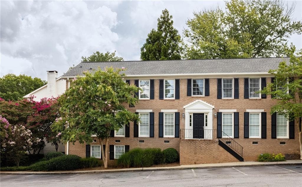 2 bedroom, 2 bathroom, 1,050 sq ft condominium for sale at 1101 Collier Road R4, Atlanta, GA 30318 — photo 5