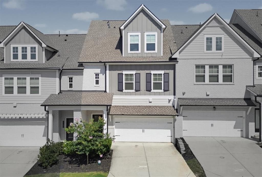 3 bedroom, 3 bathroom, 2,545 sq ft townhouse for sale at 2784 Bell Drive, Smyrna, GA 30080 — photo 2