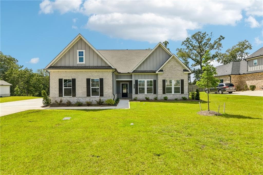5 bedroom, 3 bathroom, 3,341 sq ft single family residence for sale at 321 Apalachee Way, Bonaire, GA 31005 — photo 1 of 45