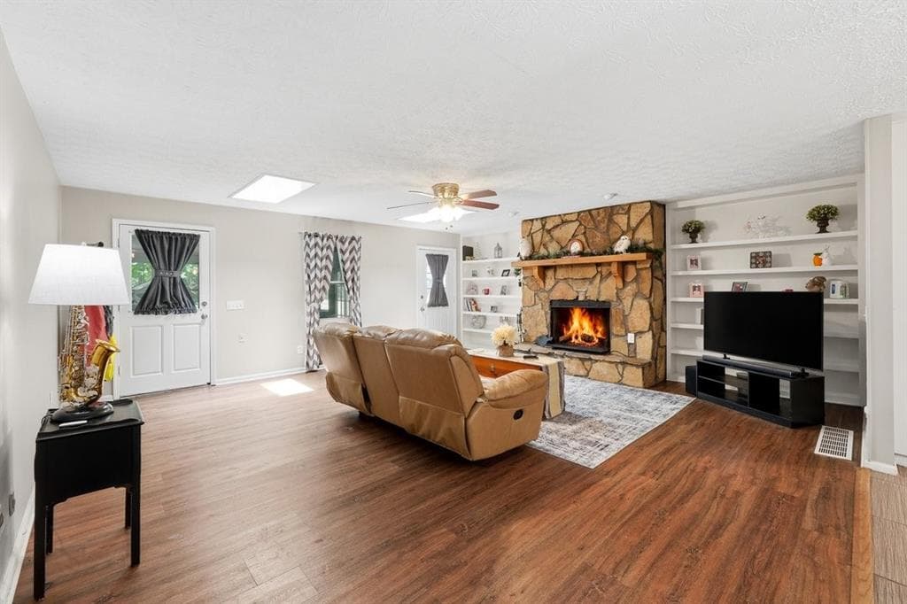 4 bedroom, 3 bathroom, 2,432 sq ft single family residence for sale at 426 Green Ridge Road, Cartersville, GA 30120 — photo 8