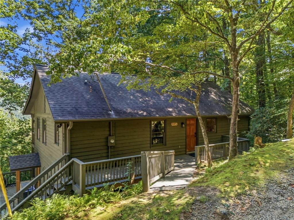 4 bedroom, 3 bathroom, 2,430 sq ft single family residence for sale at 445 Orchid Trail, Clayton, GA 30525 — photo 3