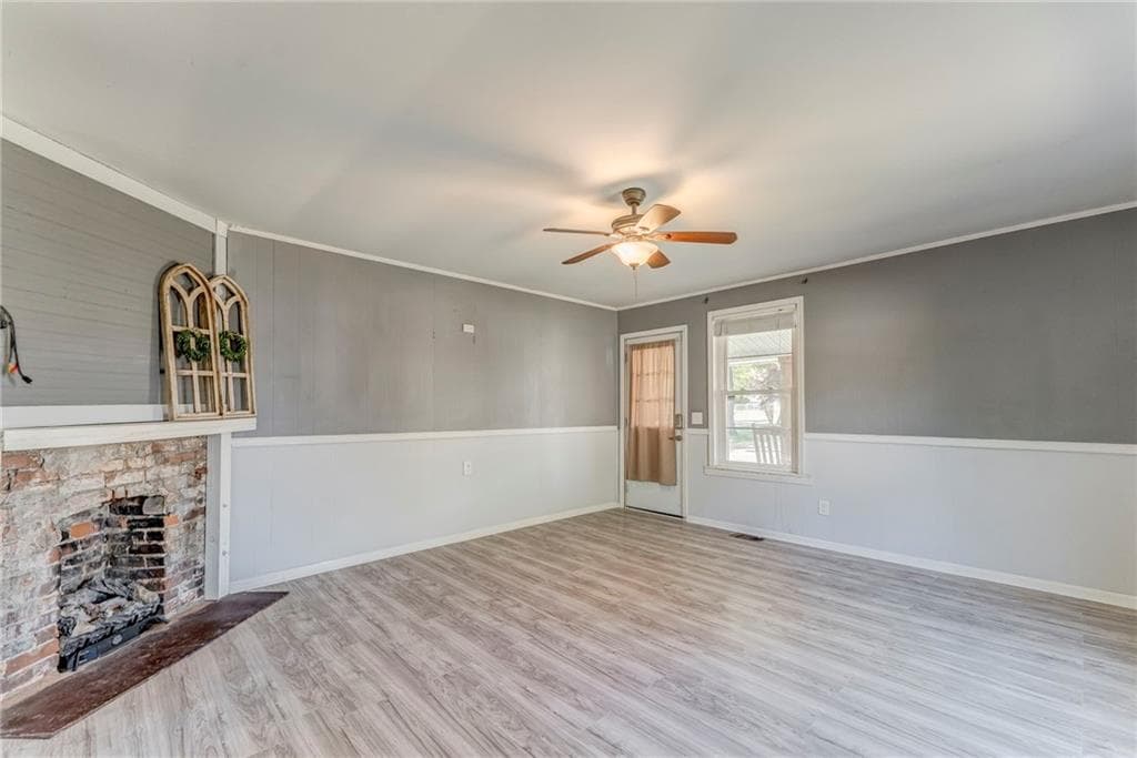 2 bedroom, 1 bathroom, 1,209 sq ft single family residence for rent at 33 Elm Street, Aragon, GA 30104 for $1,400 a month — photo 2