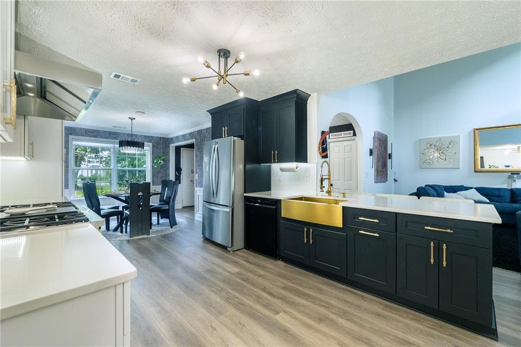 3 bedroom, 3 bathroom, 2,100 sq ft single family residence for sale at 1180 Overland Crossing, Alpharetta, GA 30004 — photo 6