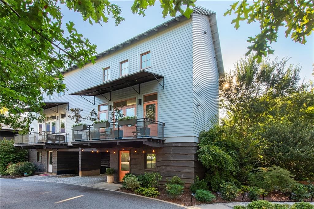 3 bedroom, 3 bathroom, 1,554 sq ft townhouse for sale at 104 Mattie Branch, Atlanta, GA 30316 — photo 1 of 40