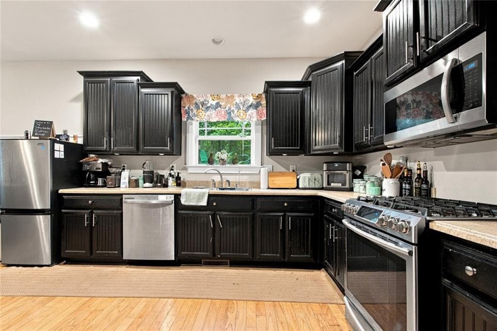 4 bedroom, 4 bathroom, 4,647 sq ft single family residence under contract at 1544 Boulder Walk Way, Atlanta, GA 30316 — photo 9
