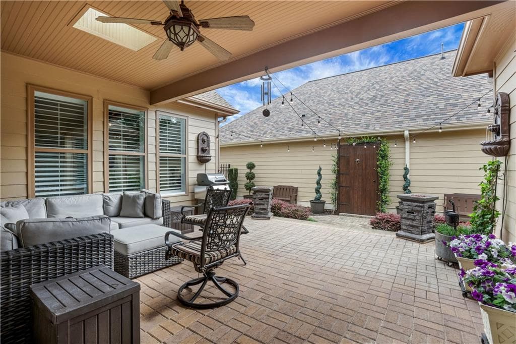 3 bedroom, 2 bathroom, 2,445 sq ft single family residence for sale at 263 Somerset Circle, Woodstock, GA 30189 — photo 6