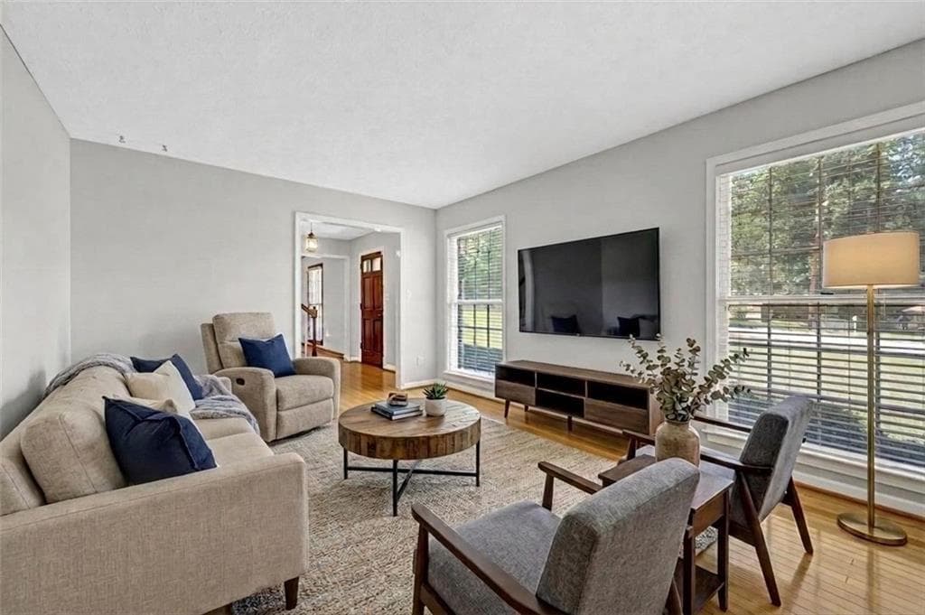 3 bedroom, 3 bathroom, 2,143 sq ft single family residence for sale at 5201 Beechwood Forest Drive, Lithonia, GA 30038 — photo 5