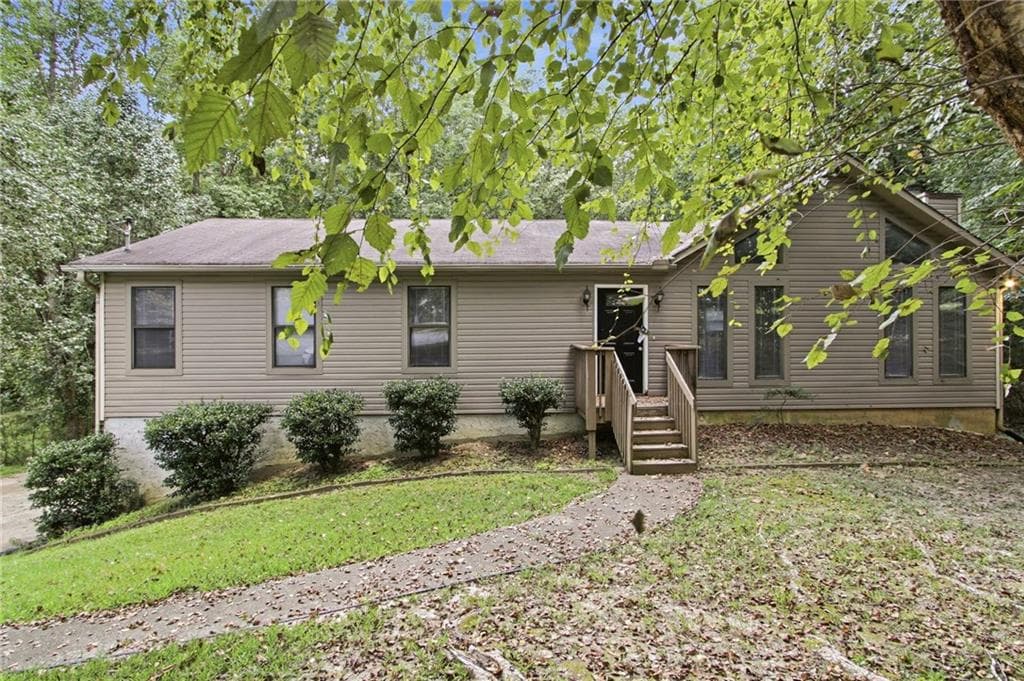3 bedroom, 2 bathroom, 2,184 sq ft single family residence for sale at 5756 Lake Court, Kennesaw, GA 30152