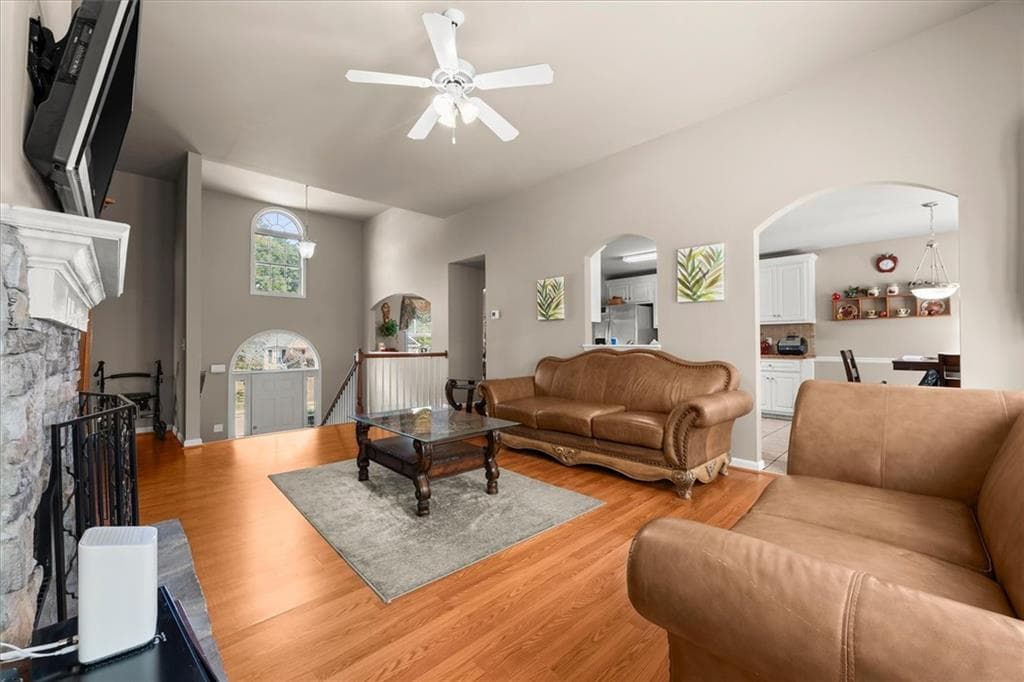 5 bedroom, 3 bathroom, 2,899 sq ft single family residence for sale at 1444 Jefferson Walk Circle, Jefferson, GA 30549 — photo 5