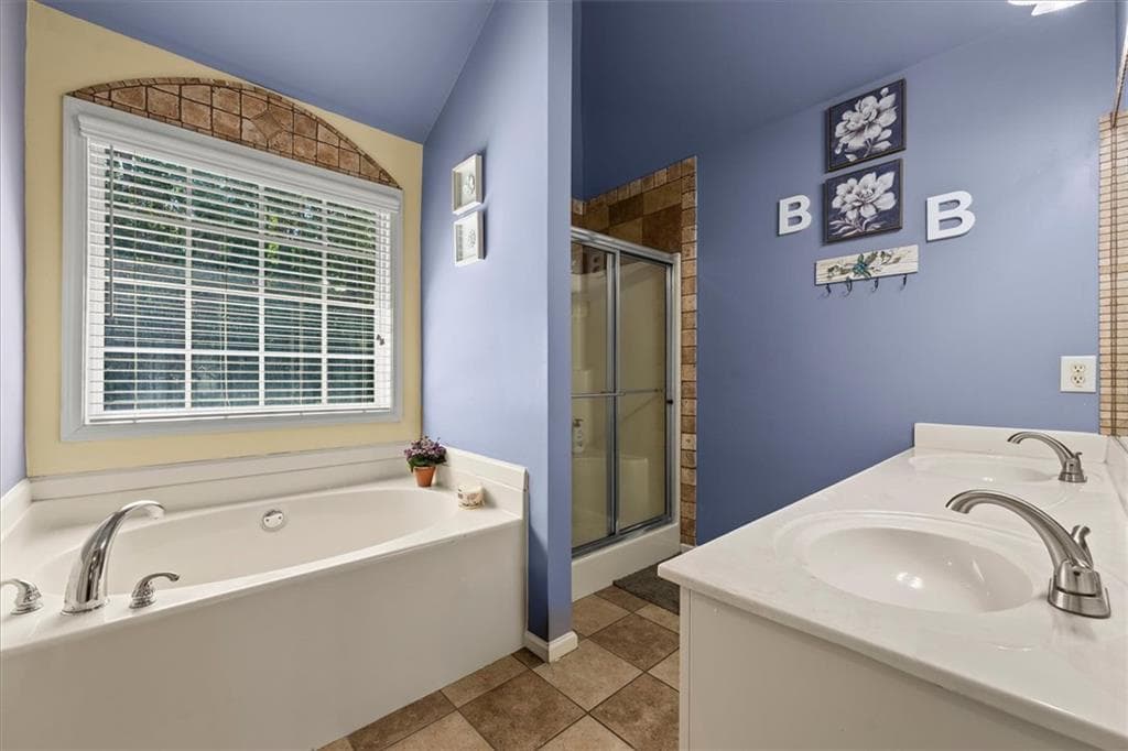 5 bedroom, 3 bathroom, 2,899 sq ft single family residence for sale at 1444 Jefferson Walk Circle, Jefferson, GA 30549 — photo 9