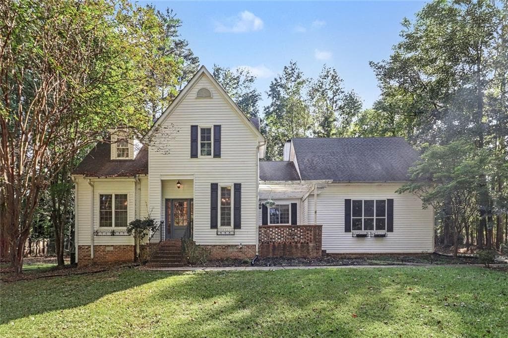5 bedroom, 4 bathroom, 2,263 sq ft single family residence for sale at 180 Courtland Drive, Fayetteville, GA 30215