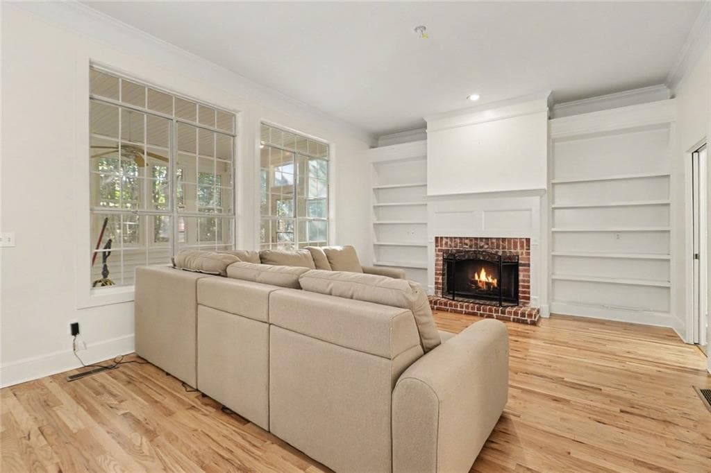 5 bedroom, 4 bathroom, 2,263 sq ft single family residence for sale at 180 Courtland Drive, Fayetteville, GA 30215 — photo 3